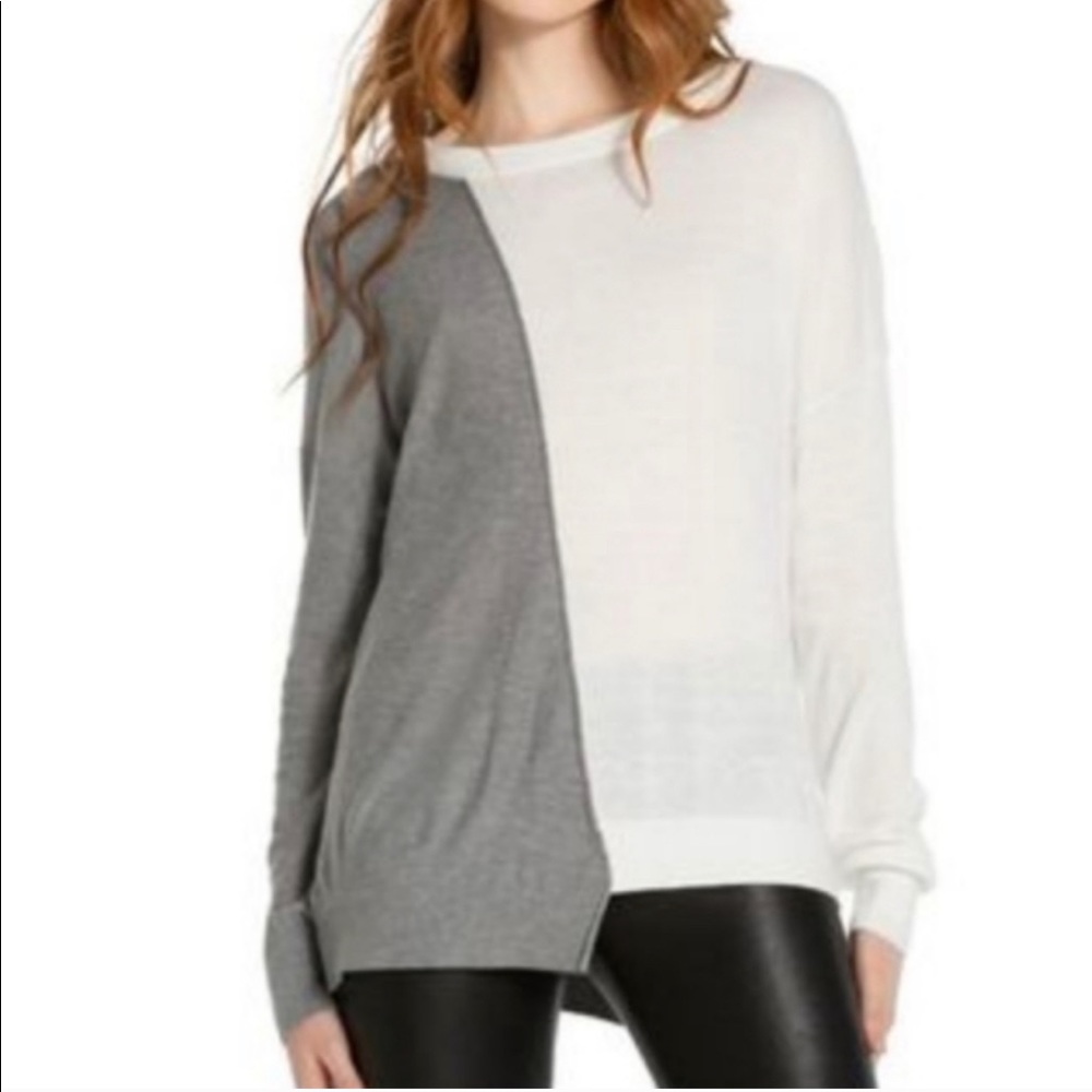 Alice + Olivia Gray and White Crew Neck Sweater